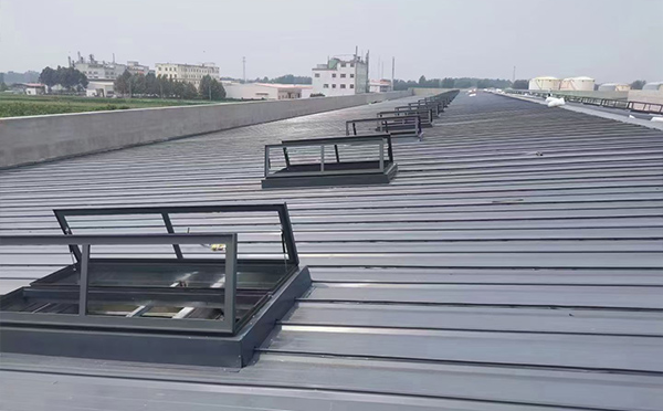 某中学室内体育馆西乡排烟窗改造项目