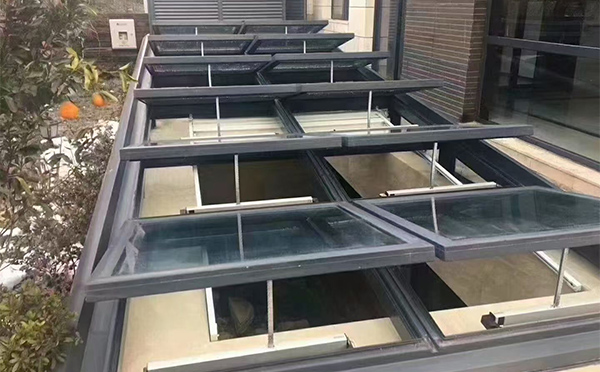 某轨道交通车辆维修车间西乡排烟窗应用