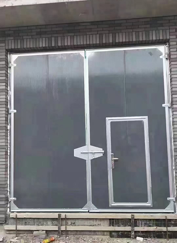 西乡工业平开门在大型设备制造车间的应用实例